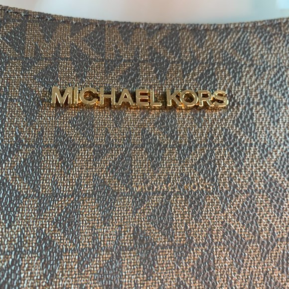 Michael Kors Jet Set Travel Logo Brown Large Shoulder Tote Gold Chain NWT - Picture 7 of 14